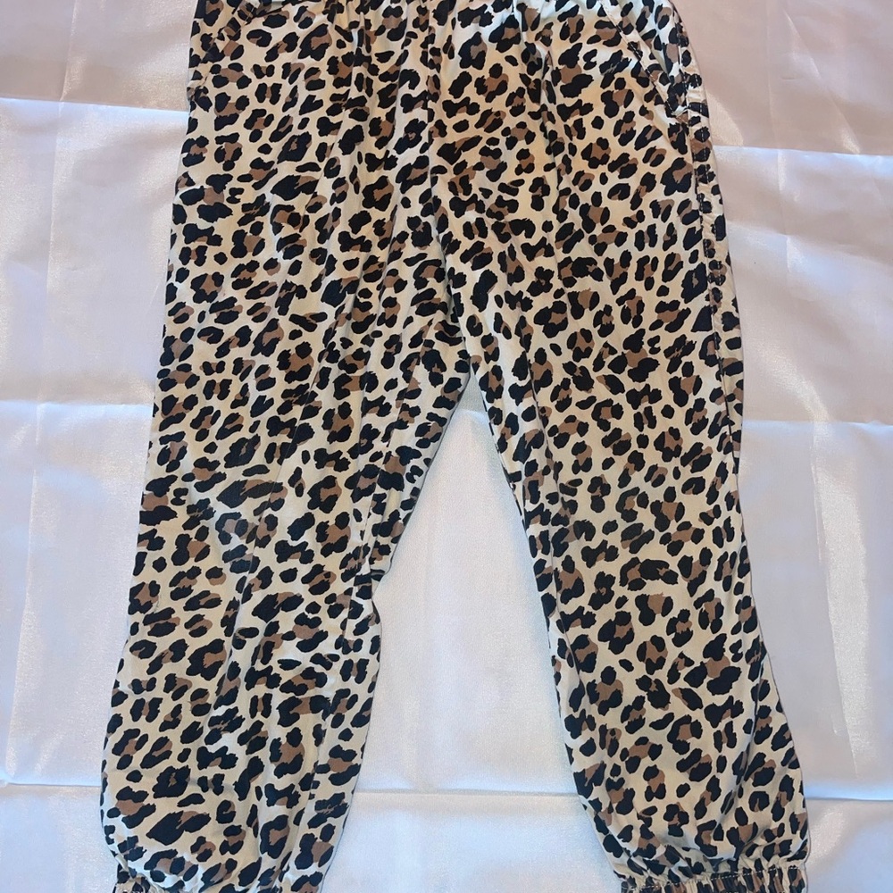 Children’s Place Cheetah / Leopard pattern Pull On Girls Joggers Size Small 6X/7